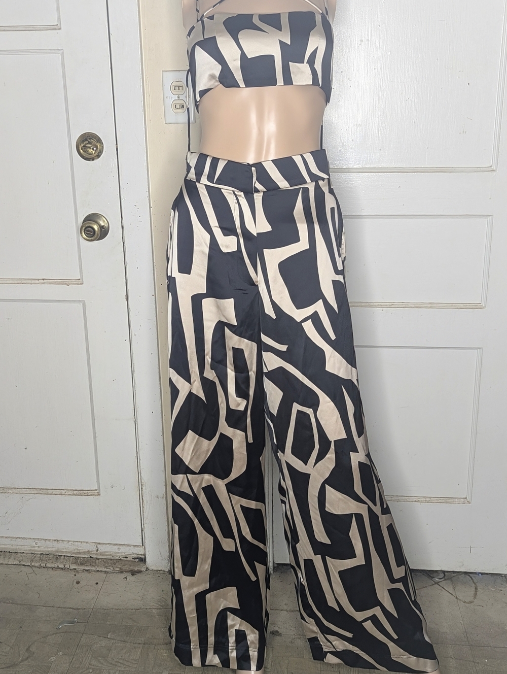House Of Harlow 1960 Satin Geometric Print Two-Piece Pant Set Size Small - Picture 10 of 12